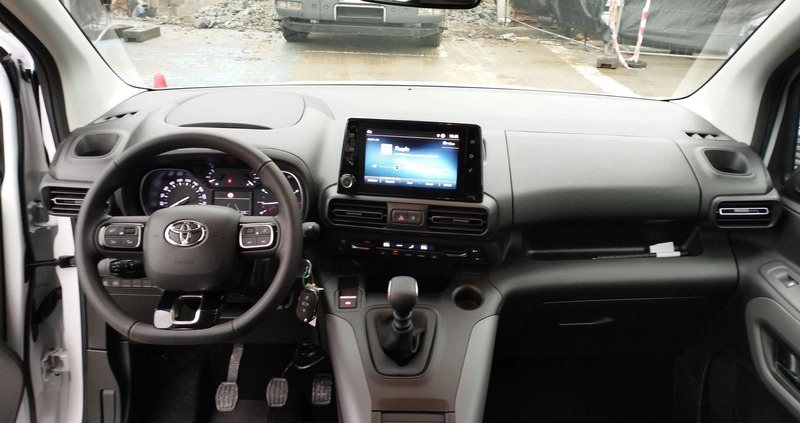 Toyota Proace City Verso cena 159500 przebieg: 4, rok produkcji 2023 z Trzciel małe 352